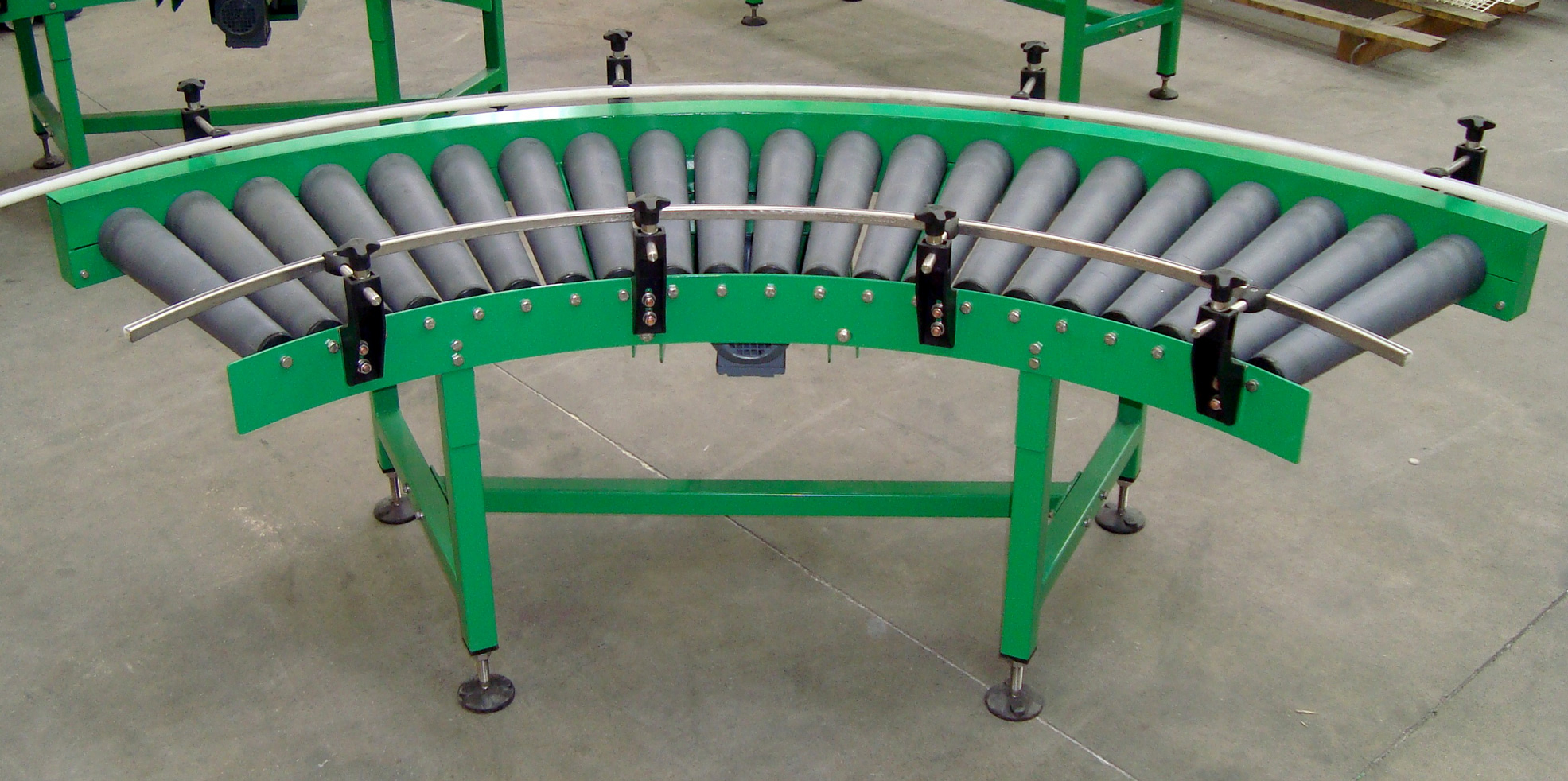 Convoyeur courbe à rouleaux motorisés 90°