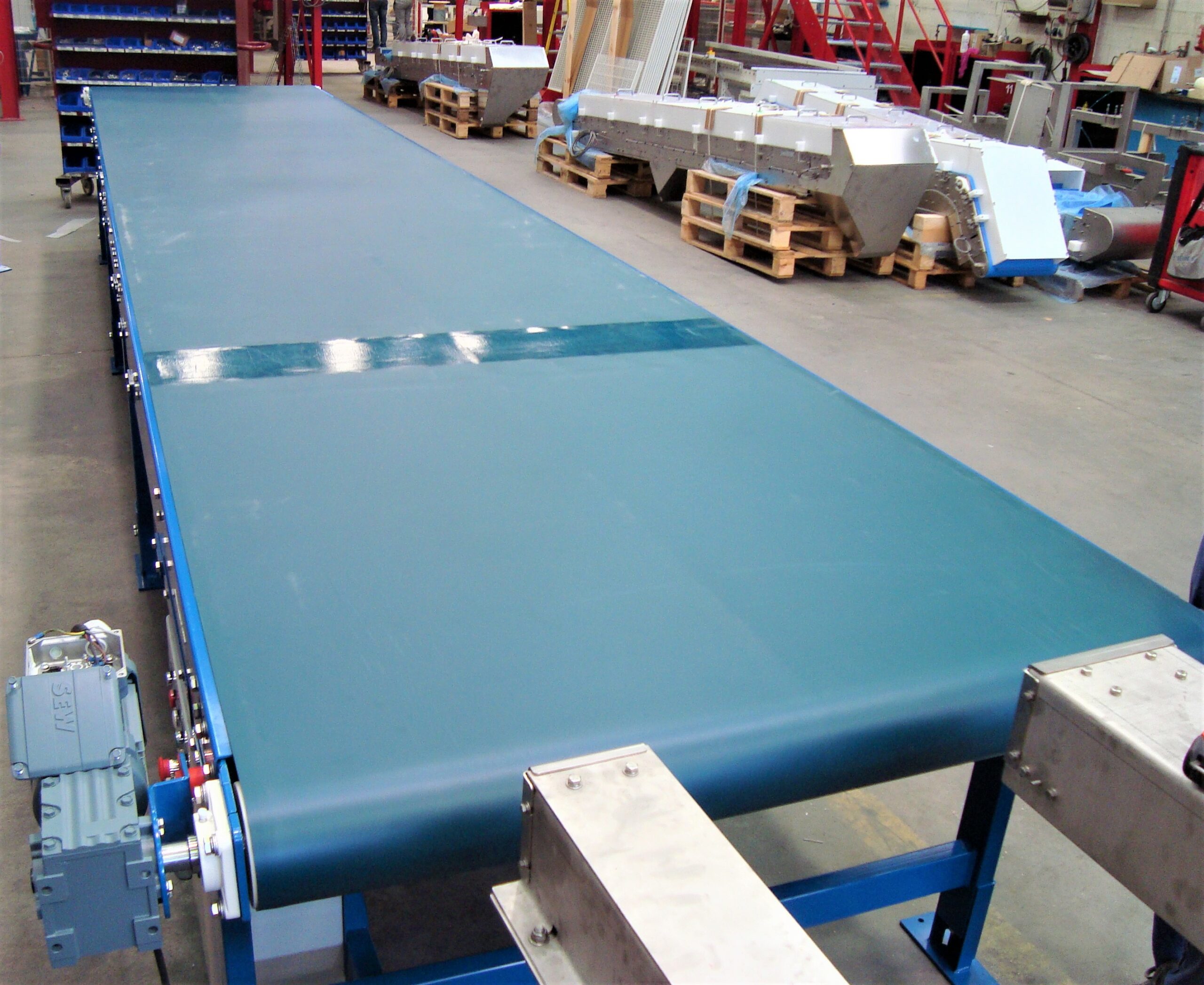 Convoyeur droit à bande grande largeur