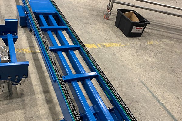 Convoyeur à chaîne de manutention