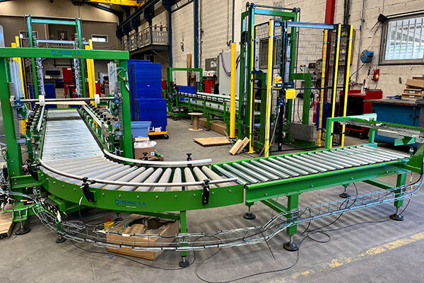 Ligne de convoyage pour dépiler des bacs (2)